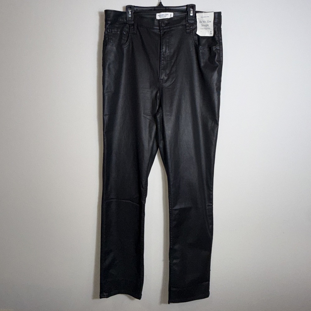Abercrombie & Fitch The '90s Straight Ultra High Rise Faux Leather Pant Black‎